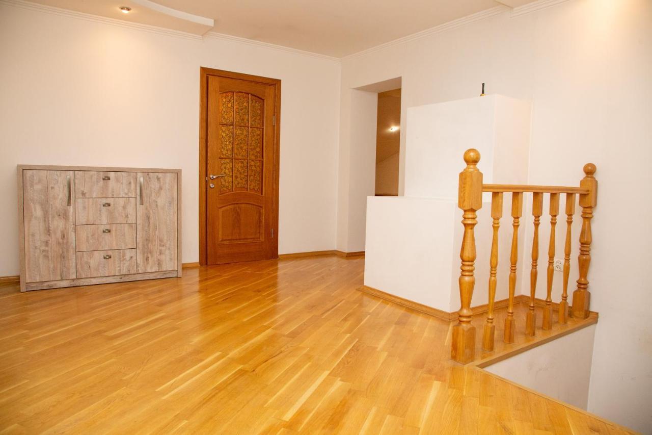 Apartment Kostyushka Lviv Eksteriør billede