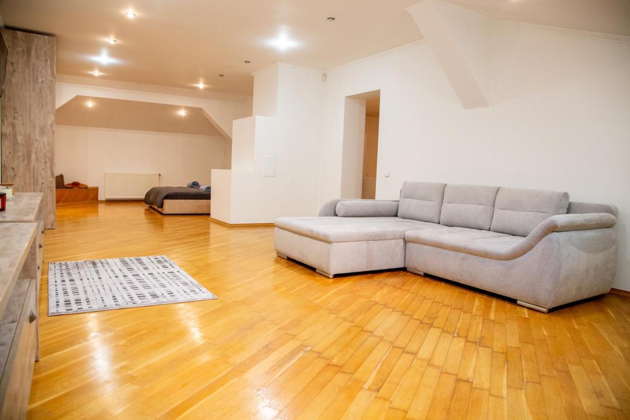 Apartment Kostyushka Lviv Eksteriør billede