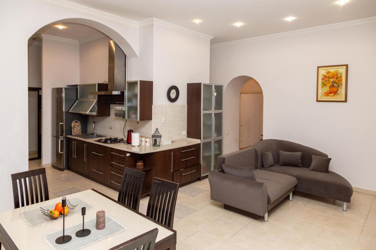 Apartment Kostyushka Lviv Eksteriør billede