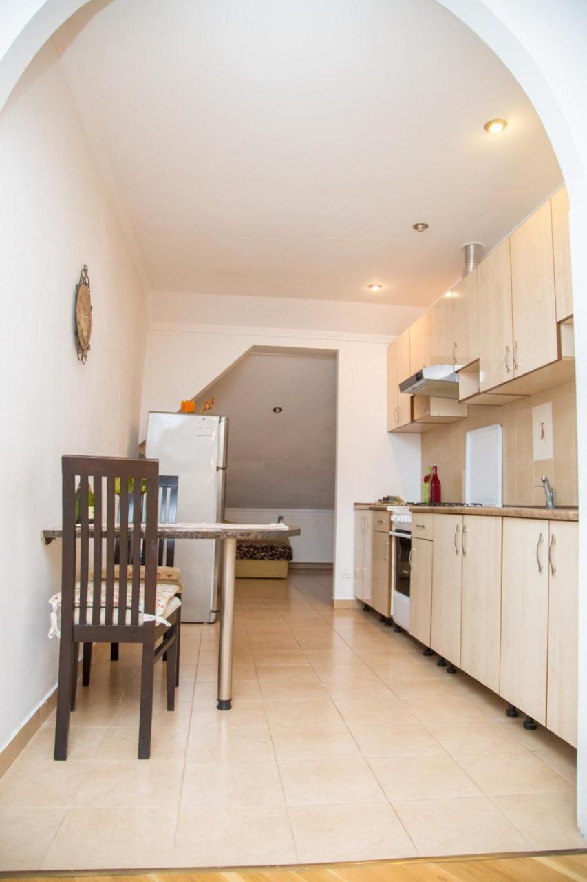 Apartment Kostyushka Lviv Eksteriør billede